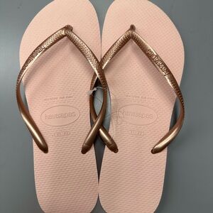 Havaianas Women's Sandals in Pink and Bronze